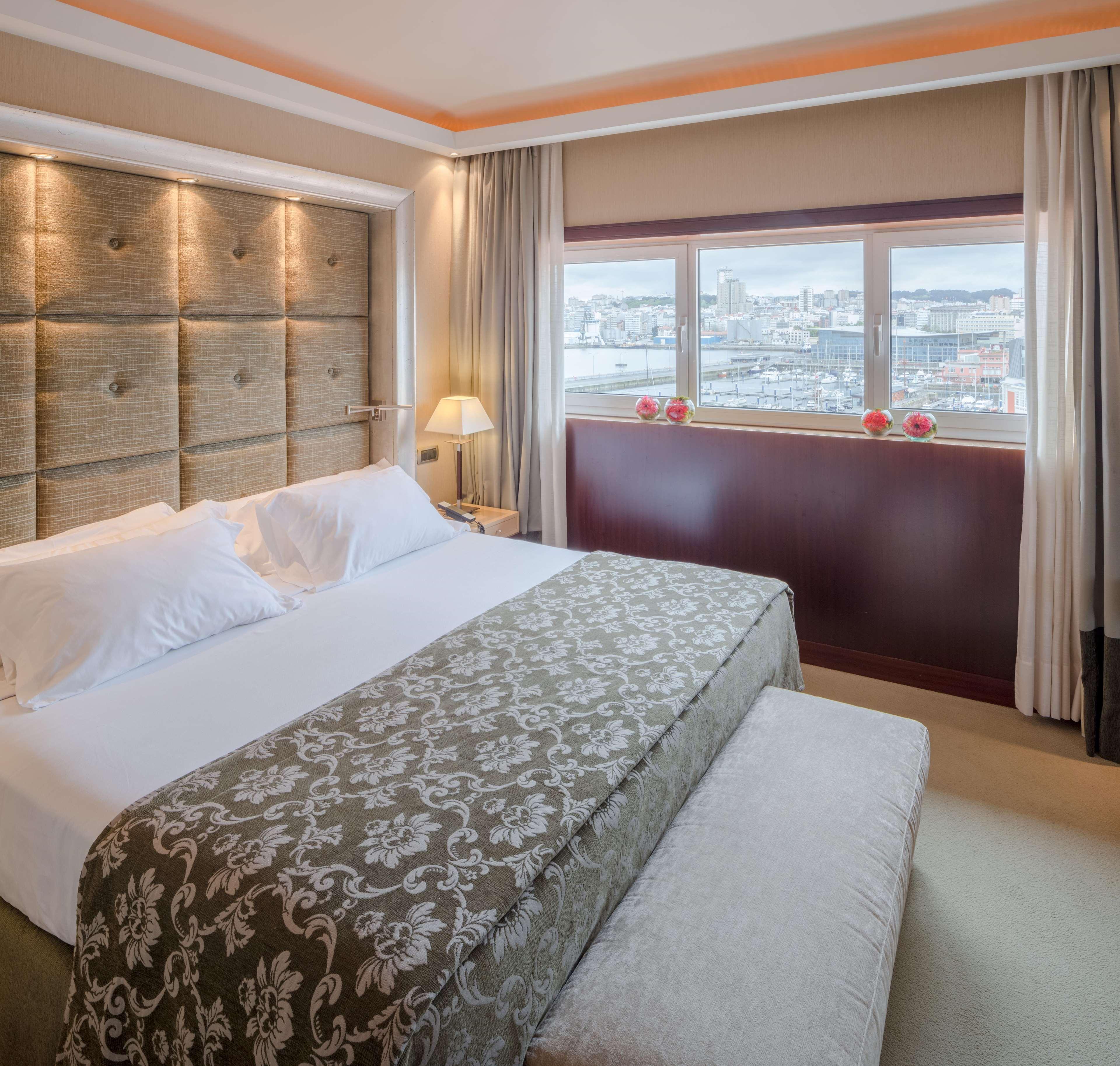 Nh 컬렉션 A 코루나 피니스테레 호텔 아 코루냐 외부 사진 A bedroom at the hotel