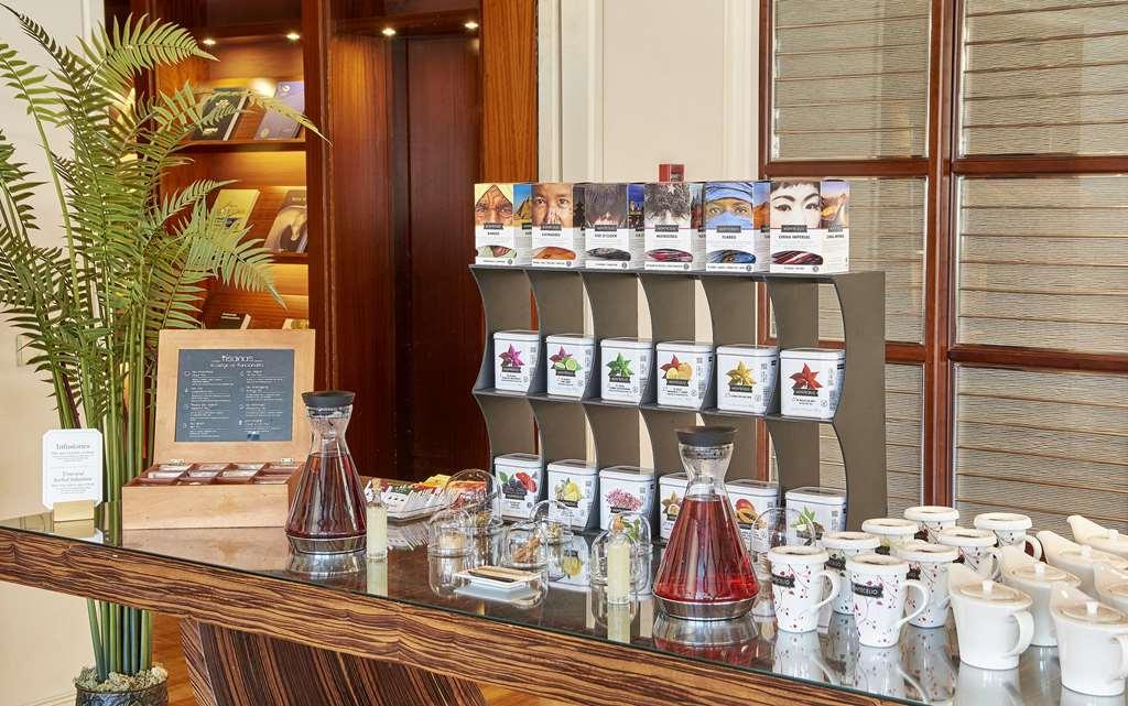 Nh 컬렉션 A 코루나 피니스테레 호텔 아 코루냐 레스토랑 사진 Tea at the Taj Mahal Palace, Mumbai