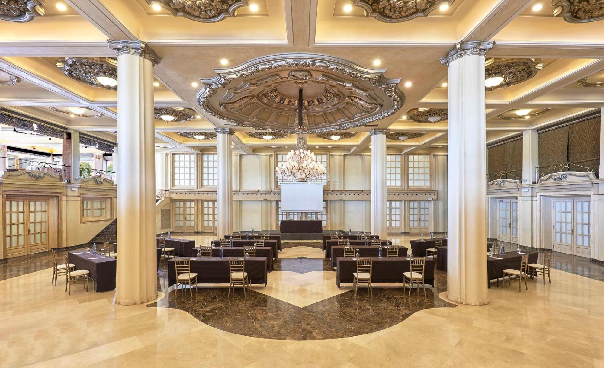 Nh 컬렉션 A 코루나 피니스테레 호텔 아 코루냐 외부 사진 The interior of the hotel