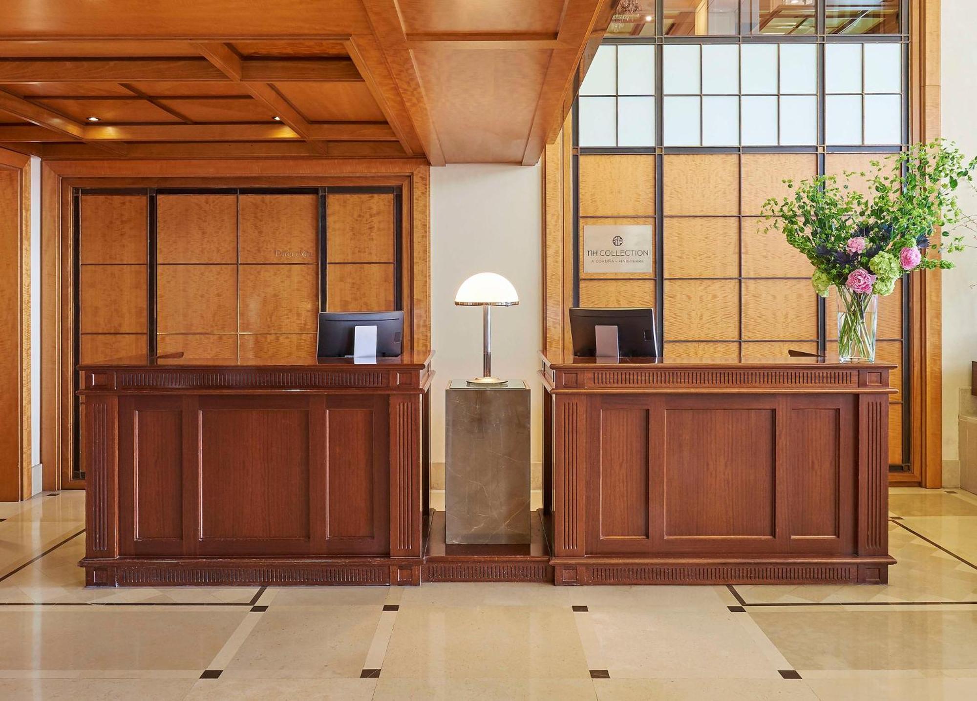 Nh 컬렉션 A 코루나 피니스테레 호텔 아 코루냐 외부 사진 Reception desk at the InterContinental Berlin