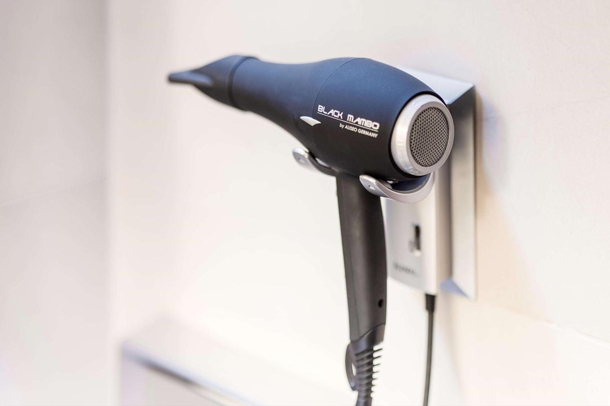 Nh 컬렉션 A 코루나 피니스테레 호텔 아 코루냐 외부 사진 A hair dryer